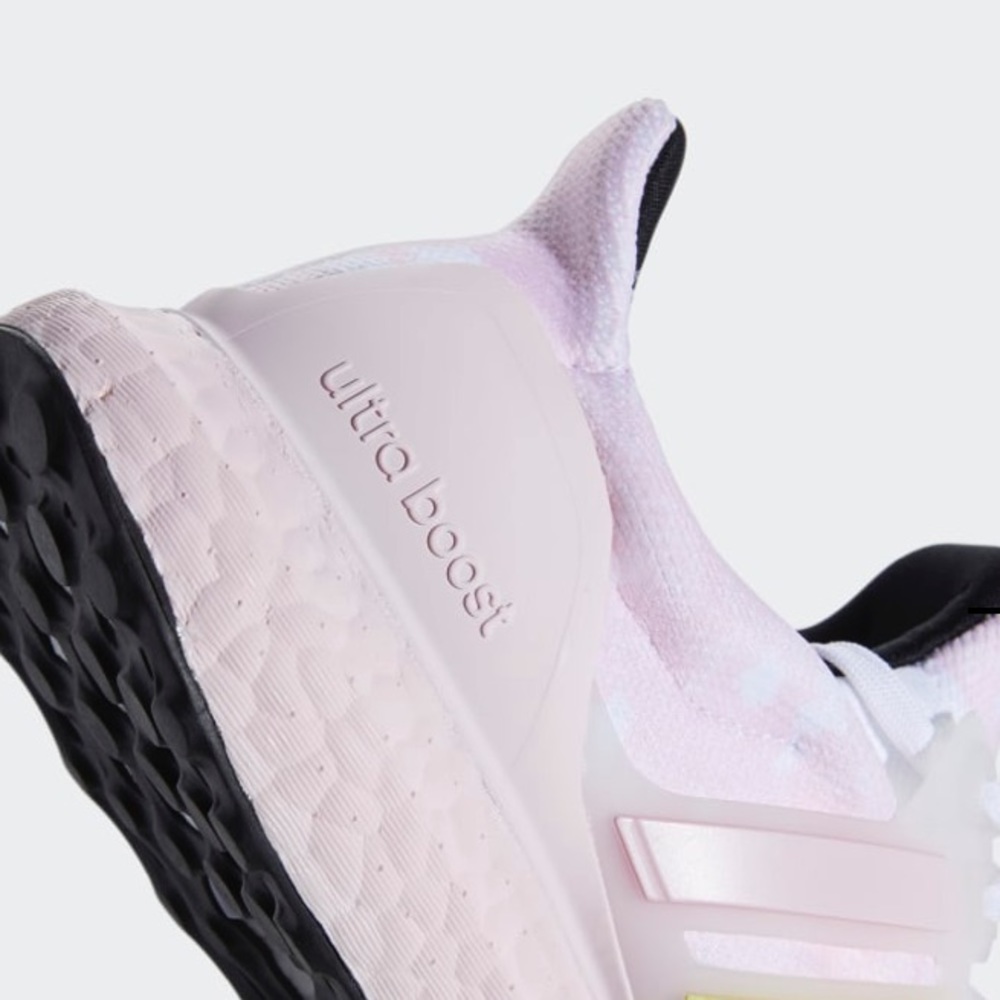 adidas UltraBOOST Pink Sky Tint RARE - Picture 5 of 8